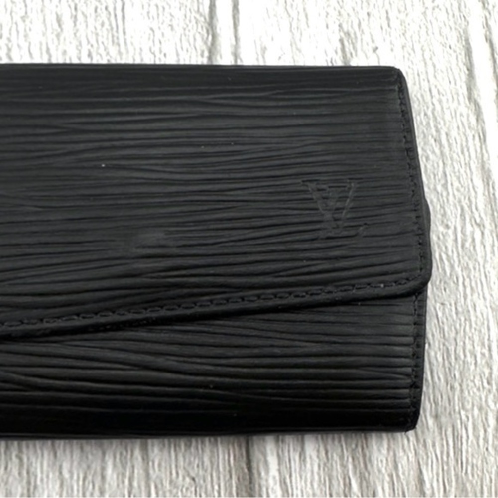 AUTHENTIC Louis Vuitton key holder. Previously owned. Color: Black. - Picture 11 of 14